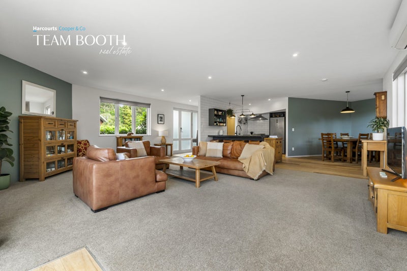 Big on Space, Full of Charm, Perfectly Placed!64504329997058113