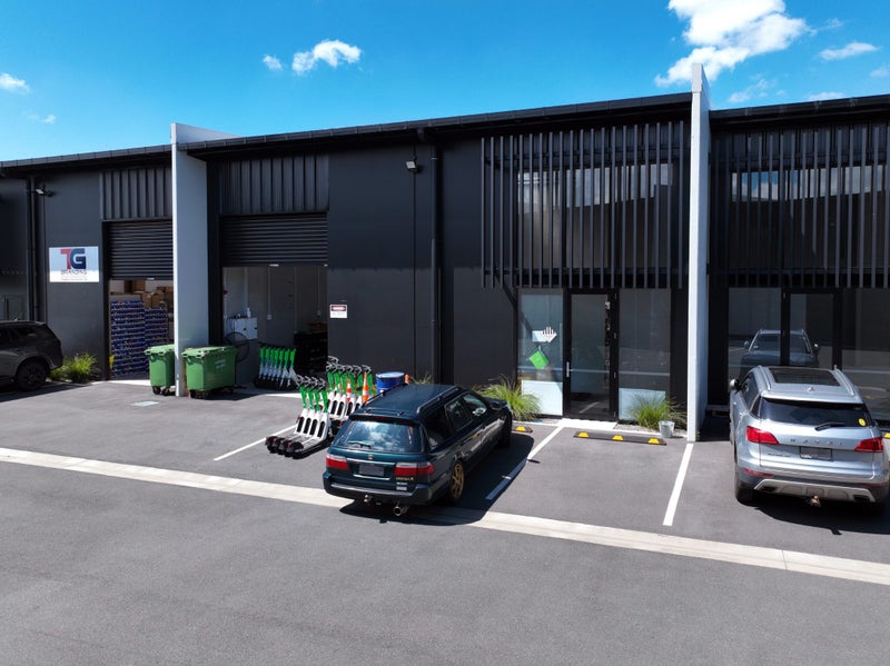 Hands Off Investment in Popular Complex64504537380610110