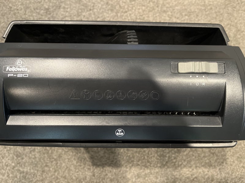 Fellowes P-20 paper shredder - home office / personal Carousel 3