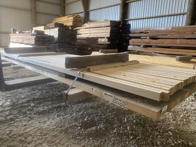 #IID11976, 1 Pine Bench top, 800x42mmx3.8m long AND 42x27mmx3.8m long, 30 pieces Carousel 1