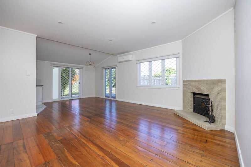 Beautifully Renovated Gorgeous Character Home!#Wai64505418019842114