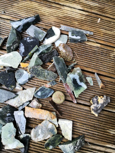 $1 reserve Pounamu greenstone etc bits and bobs offcuts 2.3 kg Carousel 10