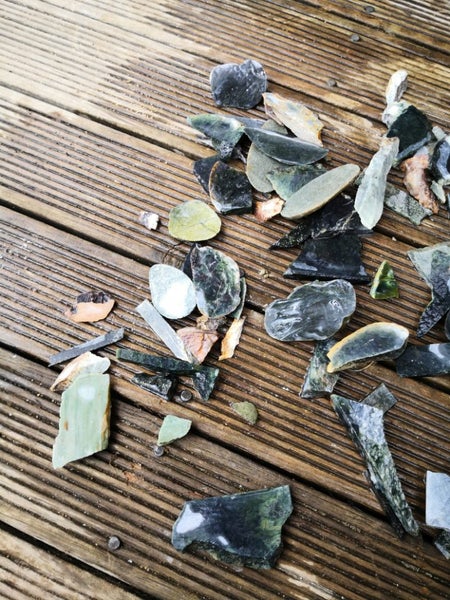 $1 reserve Pounamu greenstone etc bits and bobs offcuts 1.8 kg Carousel 14