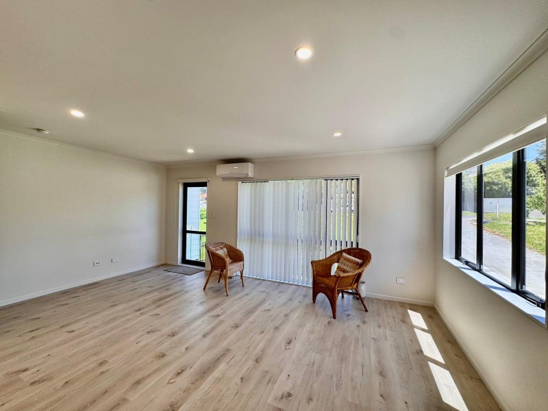 Manurewa, 3 bedrooms64506013235842113