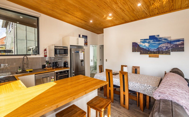 Rare dual-residence - exciting opportunity!64583505365377112