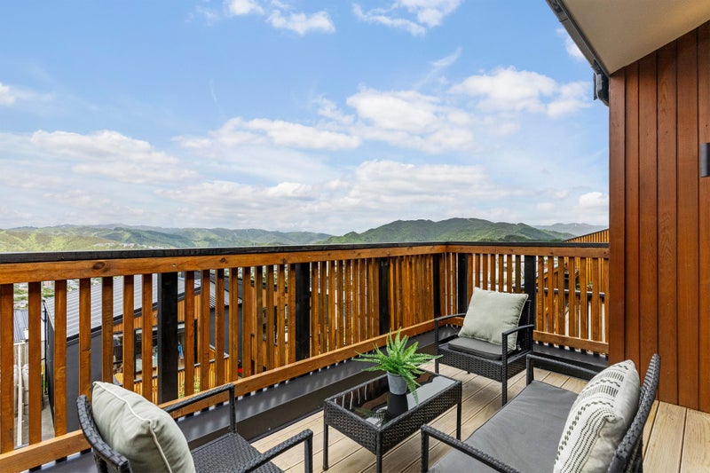 Views, Sun & Style.64528103532419114