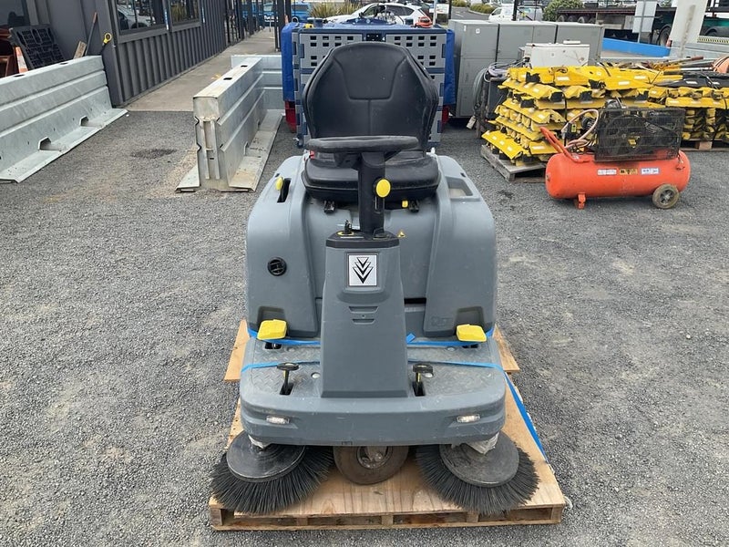 Kärcher Ride On Vacuum Sweeper Carousel 2