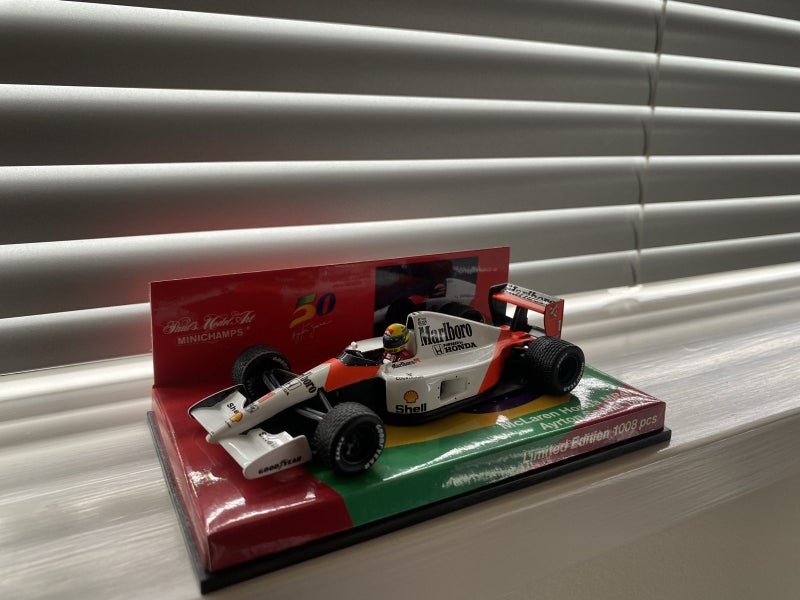 Minichamps 1/43 McLaren MP4/6 1991 Senna - World Champion Carousel 5