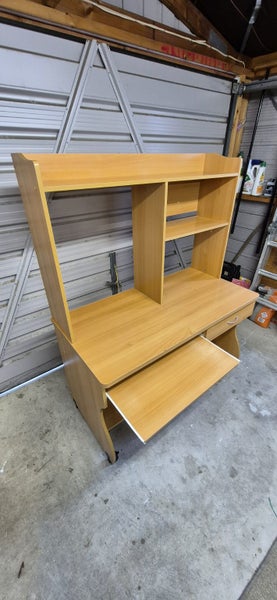 Computer table Carousel 1