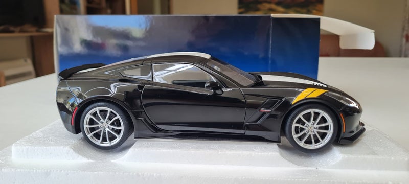 1/18 Chevy Corvette "Grand Sport" model Carousel 3