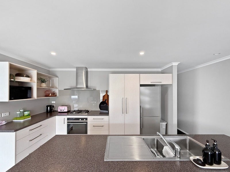 Trentham, 3 bedrooms64506597748611112