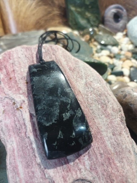 Pounamu Greenstone Toki Pendant Carousel 1