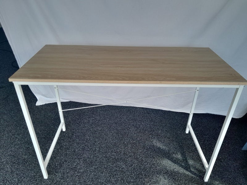 Desk 110cm long x 50cm wide x 75cm high Carousel 1