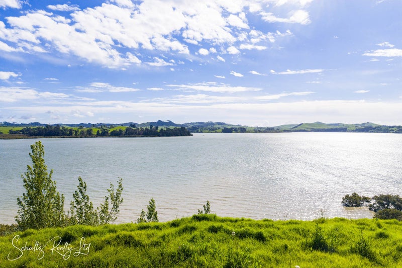 Breathtaking Views and Endless Possibilities64515841950337112