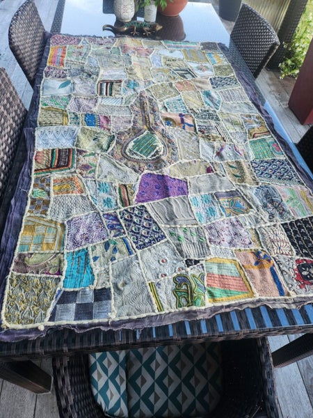 Indian patchwork wall hanging/tablecloth Carousel 2
