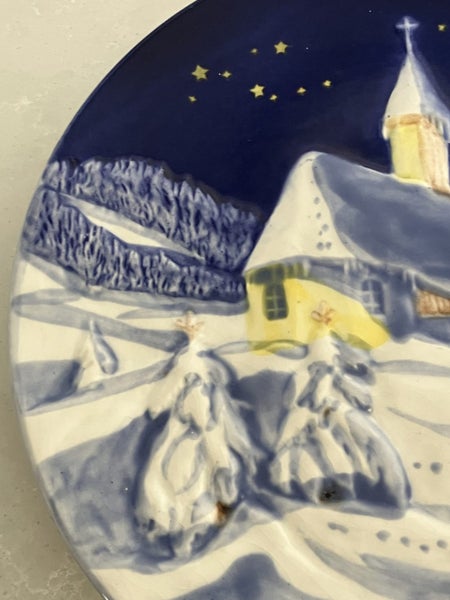 Majolika Schramberg display plate - with a Christmas feel - c.1950-60s64587334235649112