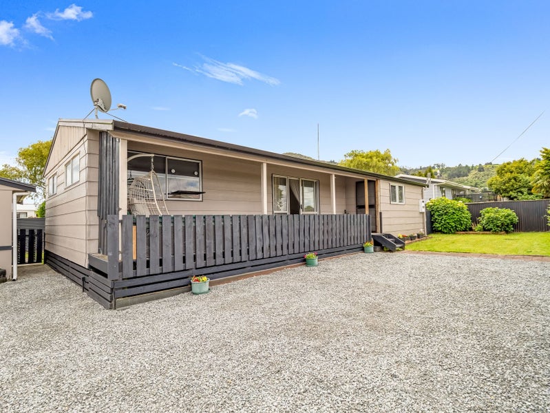 Four Bed & Freehold on Lisa Cres!64568720602497113