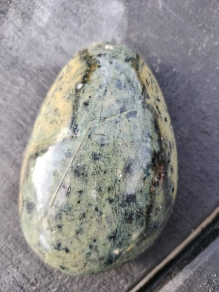 Pounamu stones Carousel 3