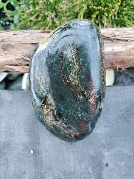 Pounamu stones Carousel 1
