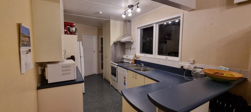 Wainuiomata, 3 bedrooms64508473240194114