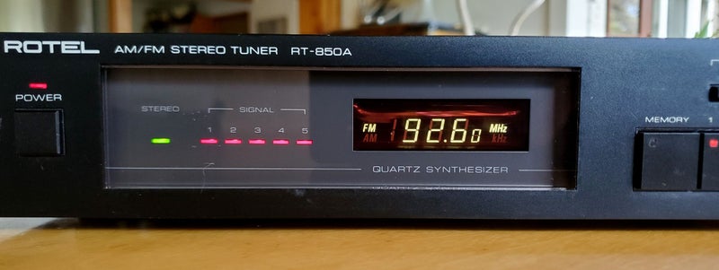 ROTEL RT-850A AM/FM Stereo Tuner Carousel 2
