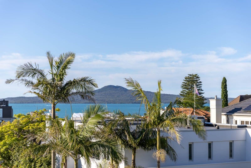 Supreme Position, Pure Gold64510950656898113