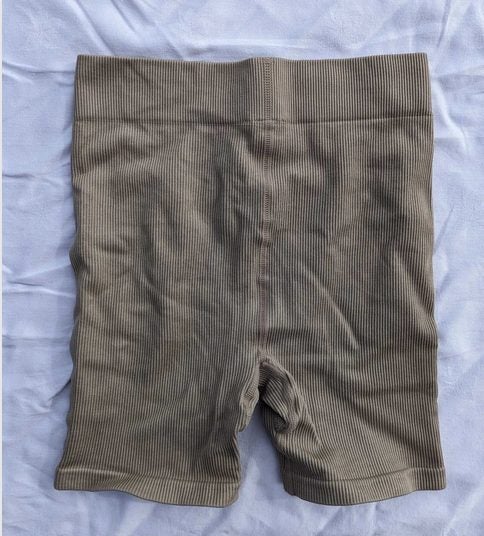 LSKD XS taupe ribbed shorts unworn leggings tights pants activewear Carousel 2
