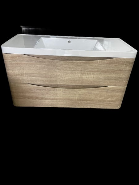 Wall hung 1000 meter Vanity Carousel 1