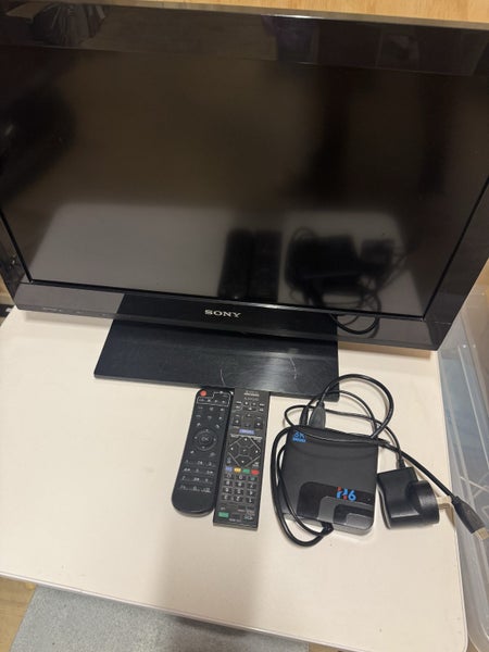 $1 reserve Sony LCD 21” digital freeview + smart box Carousel 1