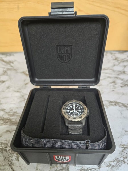 luminox 1gbq h-3 lxv Series 3350 Mil-Spec Watch Carousel 2