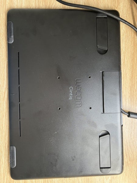 Wacom cintiq DTK 1661 Carousel 3