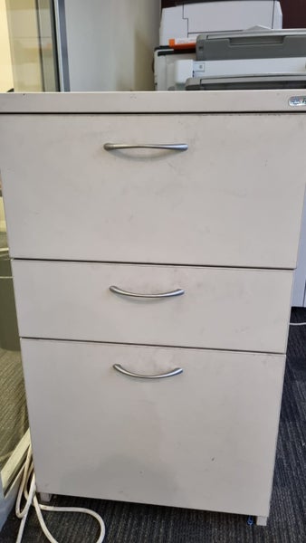 3 Drawer Cabinet Carousel 1