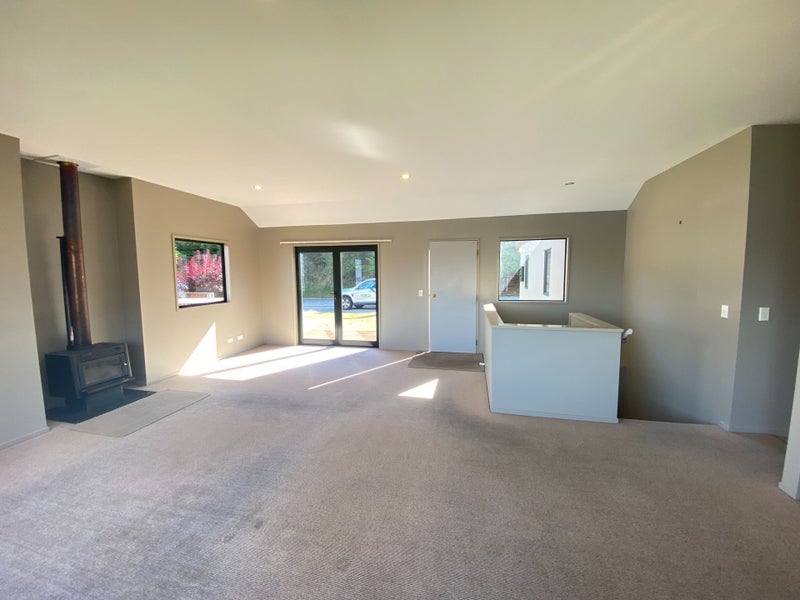 Queenstown East, 3 bedrooms64515353342465111