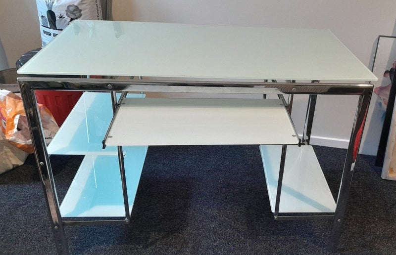 Computer desk Carousel 1