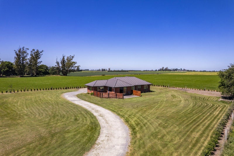 Lifestyle with scale – Your Courtenay escape64515841963523110