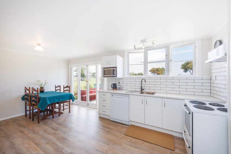 YOU CANT JUDGE A BOOK BY ITS COVER64515548729091112