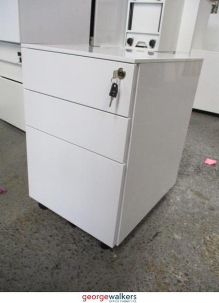 PR5313 - White Mobile Drawer Carousel 1