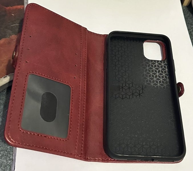 Apple Iphone 11 Pro Max (excellent condition) and 2 cases and some accessories64515701615745112