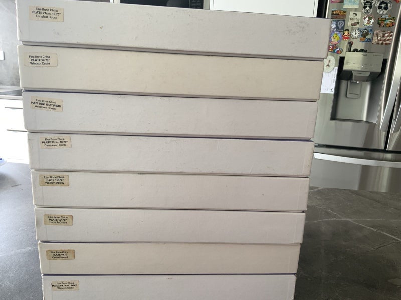 Wedgwood decorative plates 27cm Carousel 10