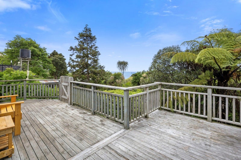 Seacliff - Sea Views & Self-Sufficient Living64516050981379111