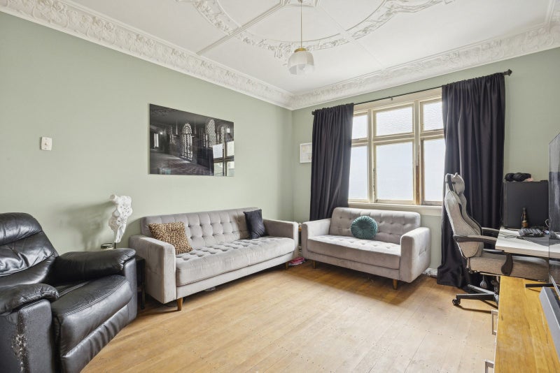 Charming Starter Home!64516147764867111