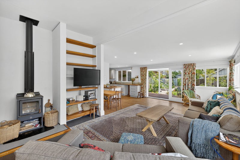 Spacious Family Home - Possible 4th Room!64516345783554113