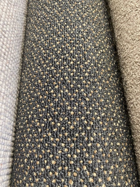 Auction 180 - 3.40 x 3.65 metres, Loop pile nylon carpet Carousel 2