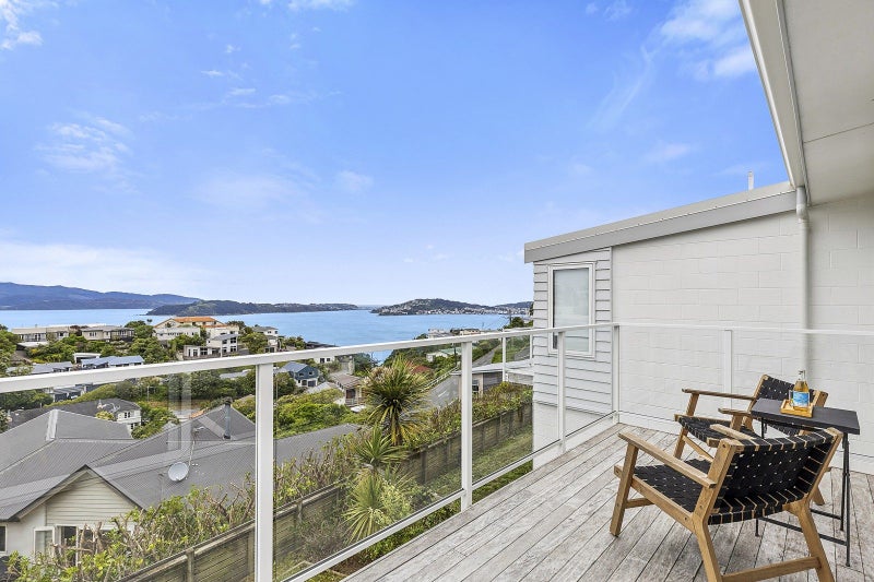 EASY, MODERN LIVING WITH STUNNING HARBOUR VIEWS64594124216963114