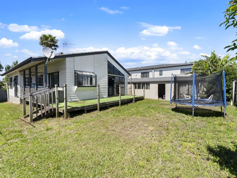 Freehold Home + Sleepout - Must Be Sold!64517026648067114