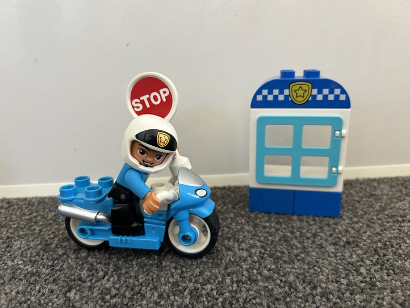 Duplo - Police Bike Carousel 1
