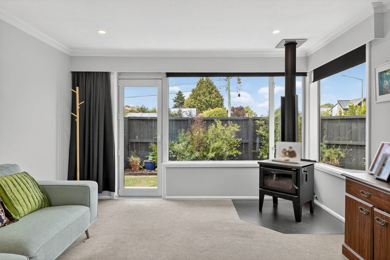 Warm, Bright & Move-In Ready!64594606662275112