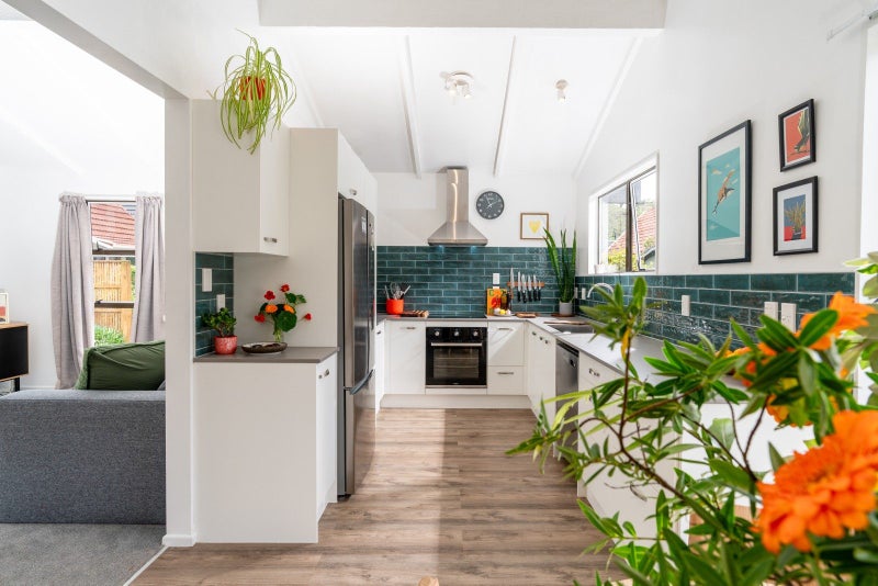 A SUNNY, STYLISH START IN THE HEART OF MIRAMAR64517212129153110