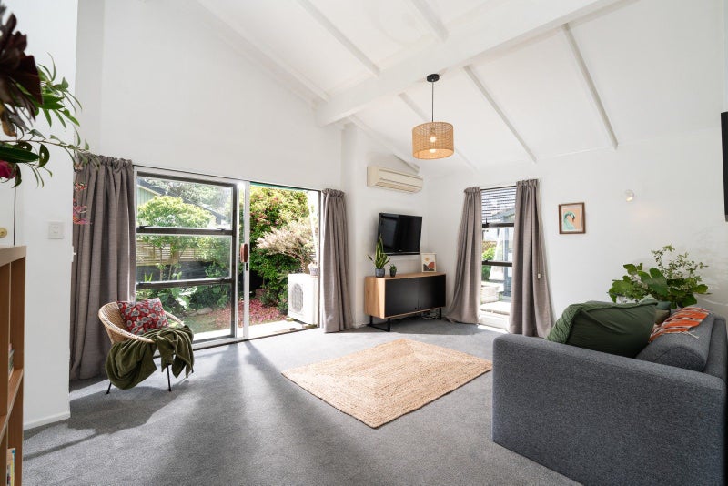 A SUNNY, STYLISH START IN THE HEART OF MIRAMAR64517212129153112