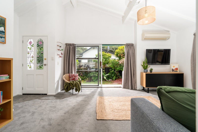 A SUNNY, STYLISH START IN THE HEART OF MIRAMAR64517212129153113